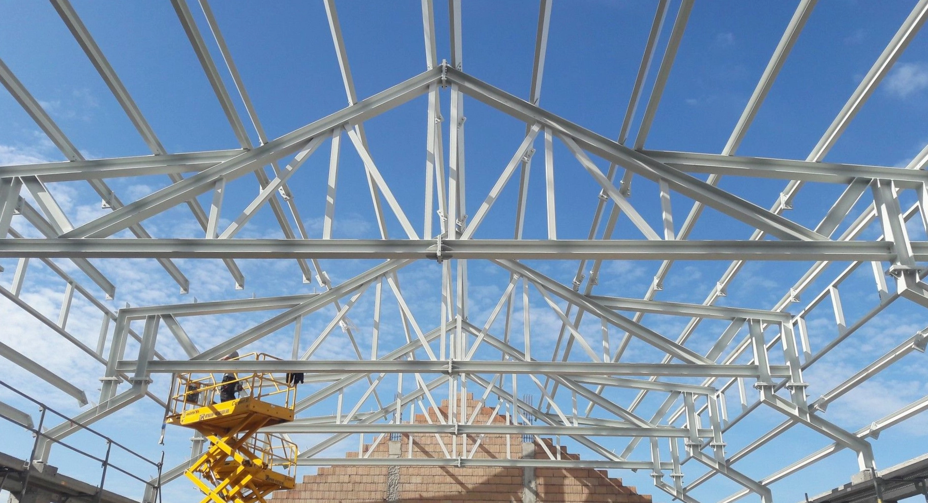 producent konstrukcji stalowych, hale magazynowe, hale produkcyjne, hale sportowe, centra logistyczne